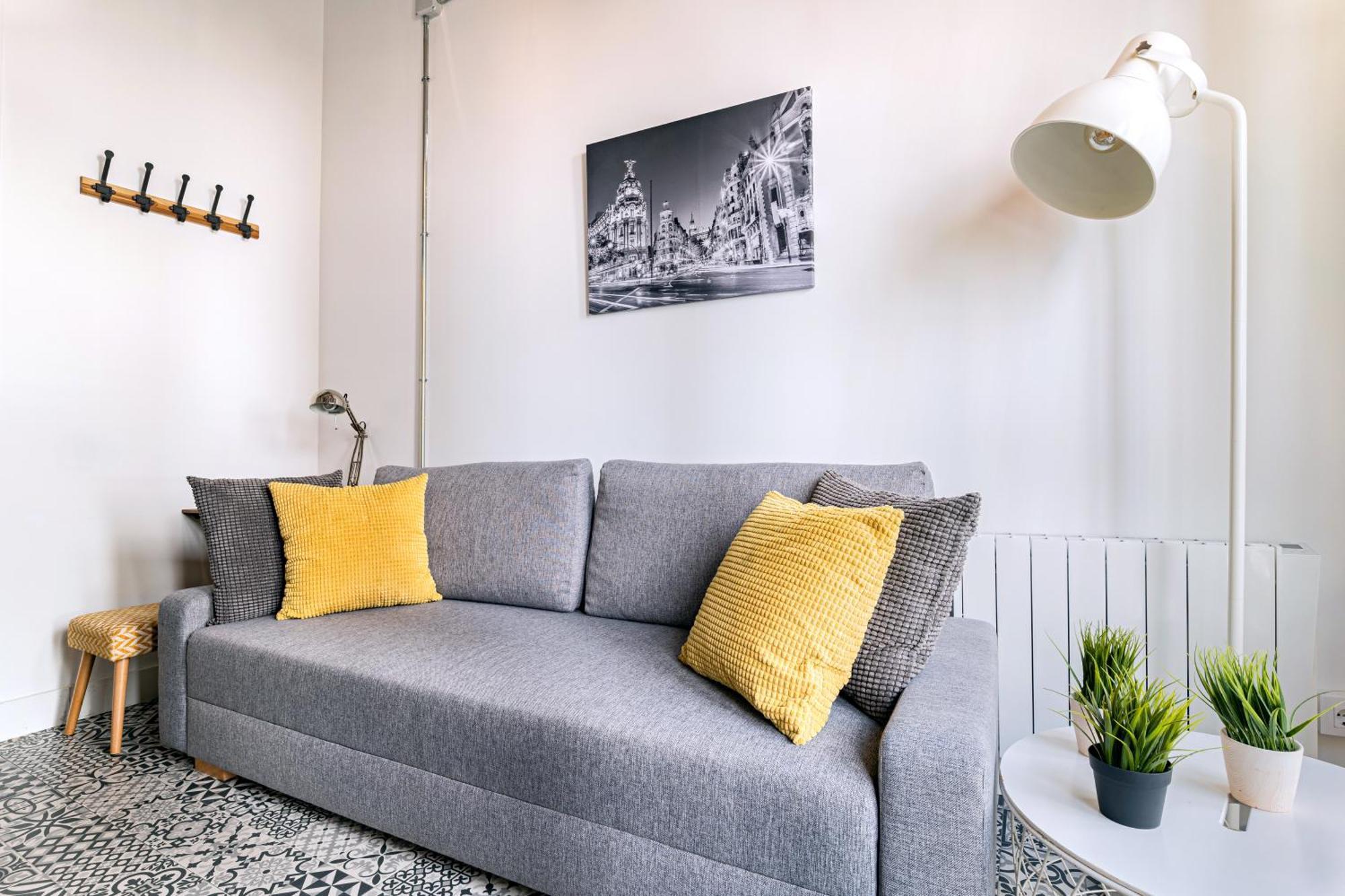 Vintage Apartment Near Puerta Del Sol Madrid Buitenkant foto