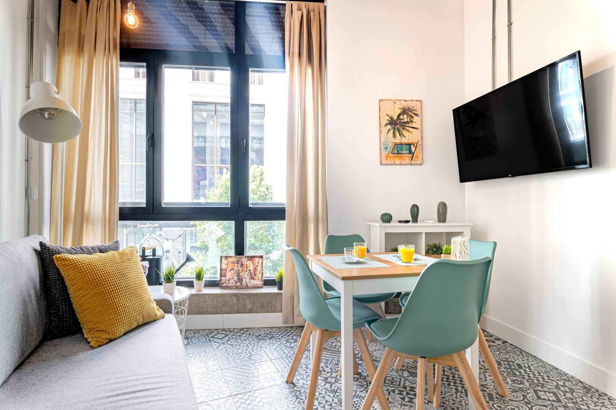 Vintage Apartment Near Puerta Del Sol Madrid Buitenkant foto